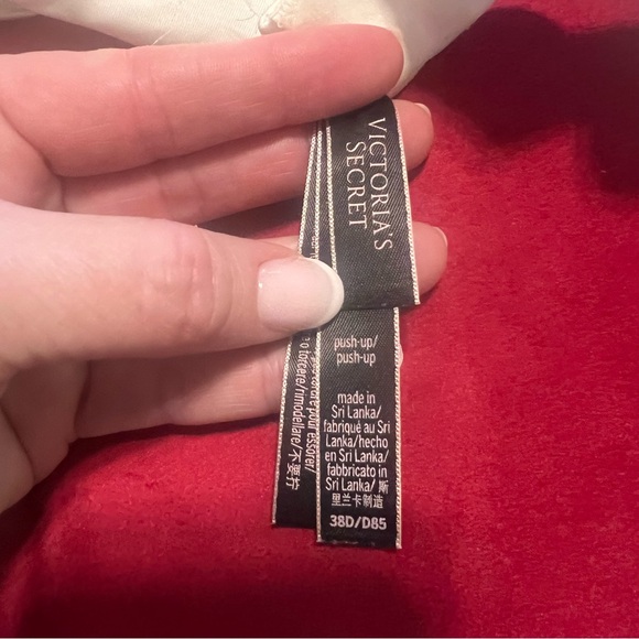 Victoria's Secret Black and White Bra Set with Jewel Detail - Picture 5 of 10